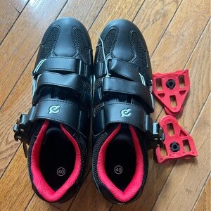 Peloton shoes size 40: Men size 7, Women size 9